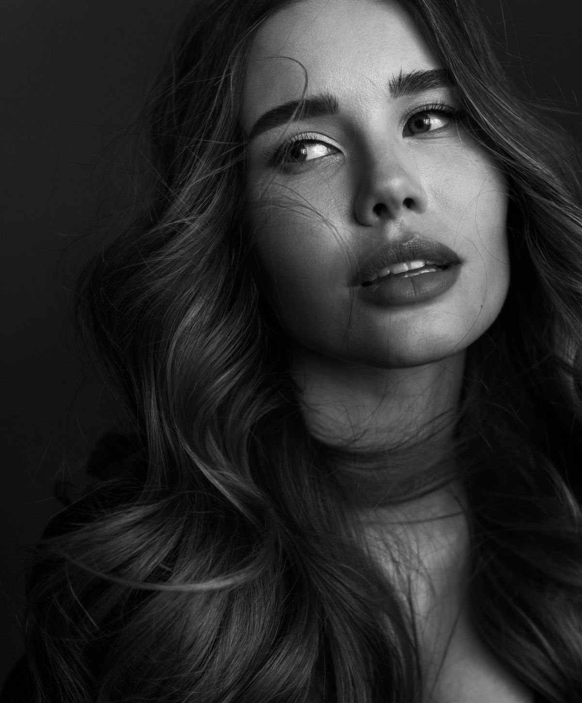 Pittsburgh genioplasty model with long hair